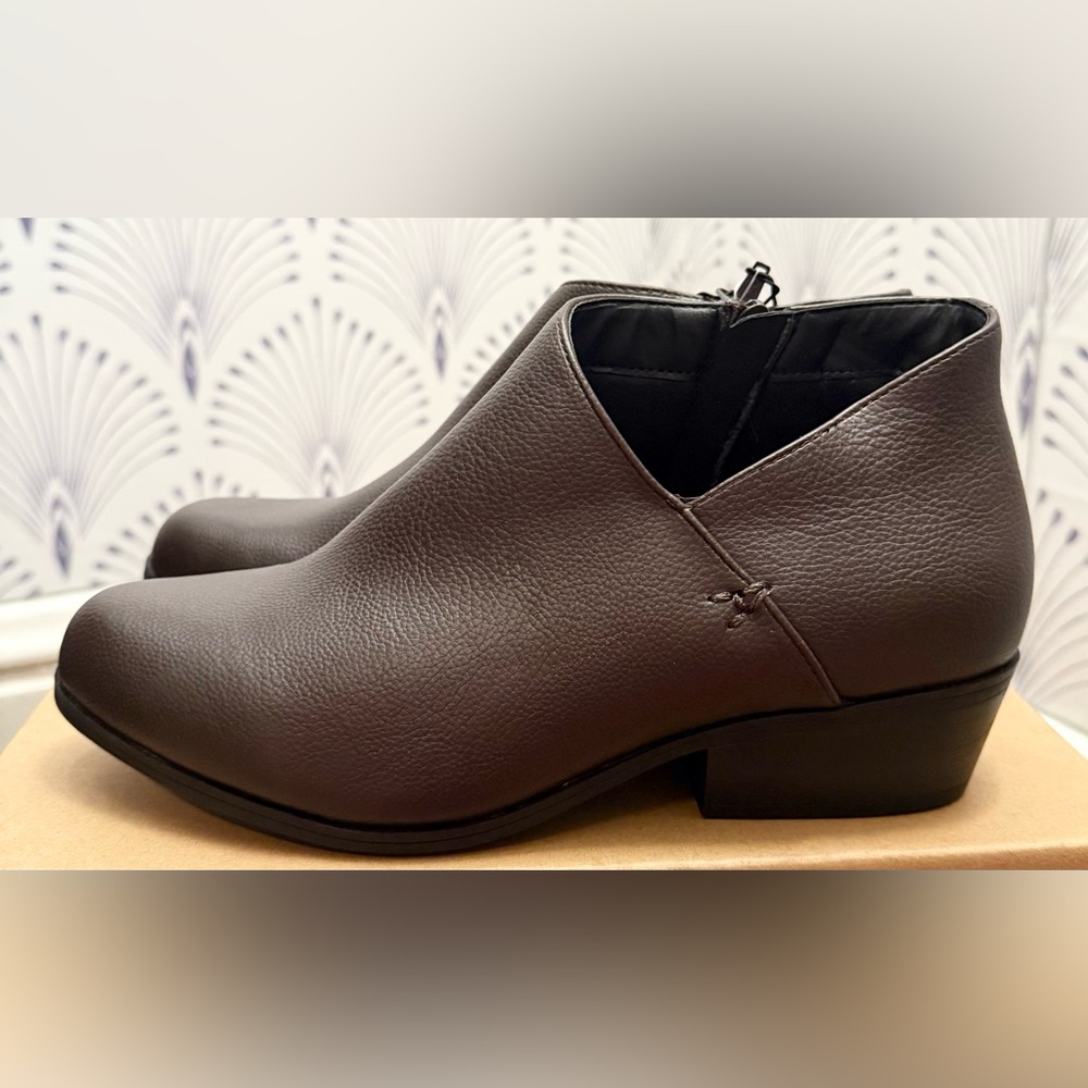 AEROSOLES Dark Brown Ankle Booties